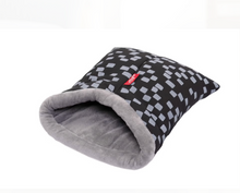 Load image into Gallery viewer, WAGWORLD Nookie Bed Bag for a Dog or a Cat Bed (ETA 10-14 working days)