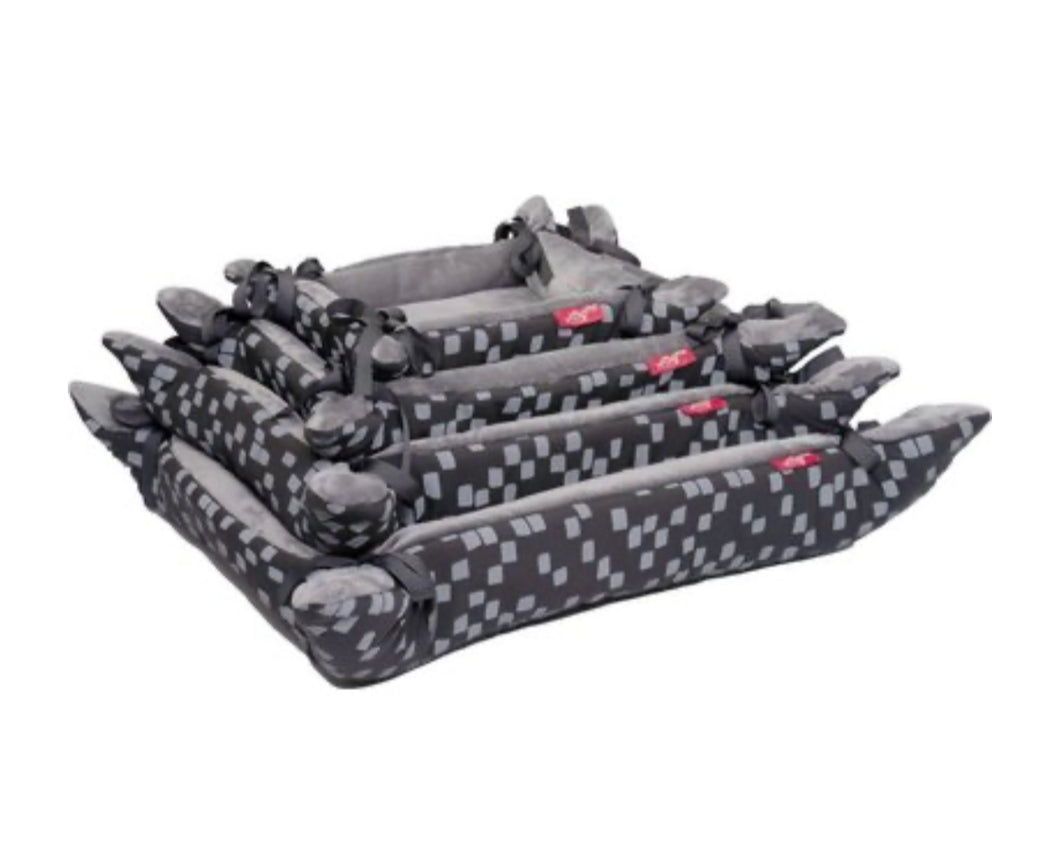 WAGWORLD Skyscraper Cupcakes Dog Bed